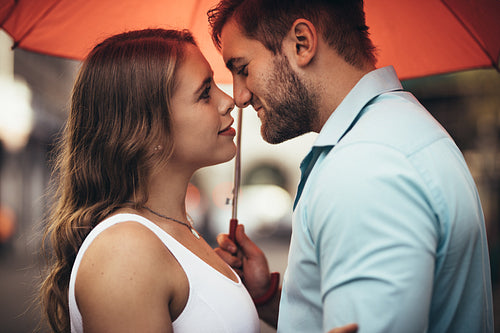 Couple in a romantic mood out in the street