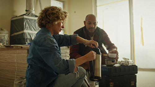 Fresh brew, fresh ideas: Couple takes a break to plan their next steps