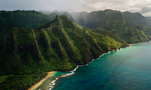 Kalalau Beach: Scenery of the coastline on a Hawaiian tropical island