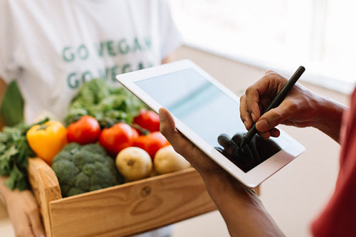 Paperless home delivery in the coronavirus pandemic