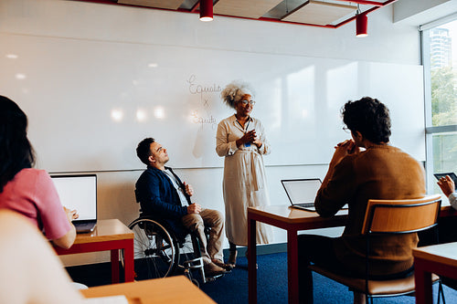 Speaker leads classroom discussion