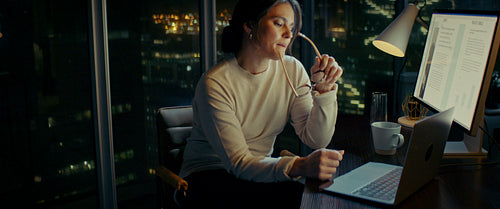 City glow: Calm and productive