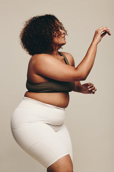 Confidence in body movement: Woman dancing in sportswear