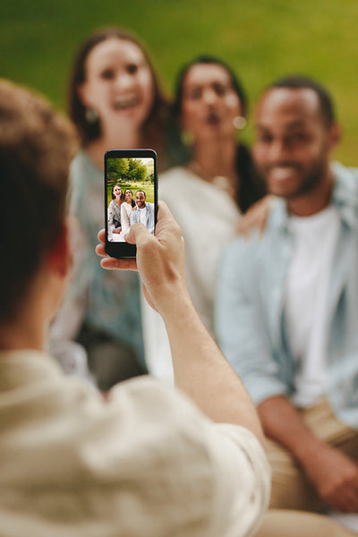 Friends making social media story
