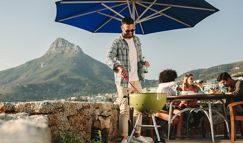 Friends on a day out eating snacks and drinks