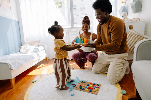 Family fun learning colors with dad and mom