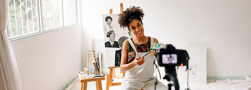 Art painter live streaming from her studio