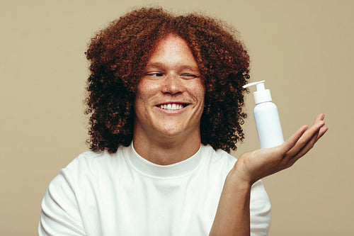 Fun male skincare with face serum