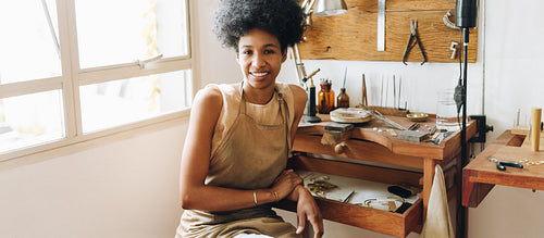 African female jewelry artist