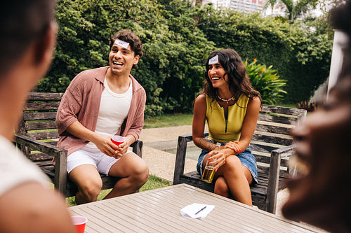 Quiz game with friends outdoors