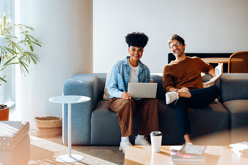 Collaborative review: Teammates align on laptop updates