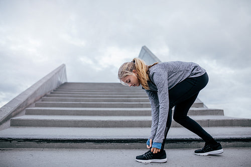 Runner preparing for a run