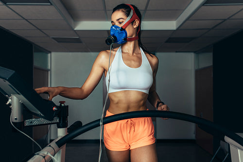 Woman testing her performance in sorts lab