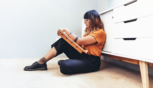 Illustrator at work making a drawing