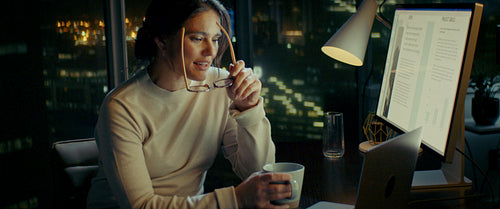 Solo desk work: Nighttime clarity