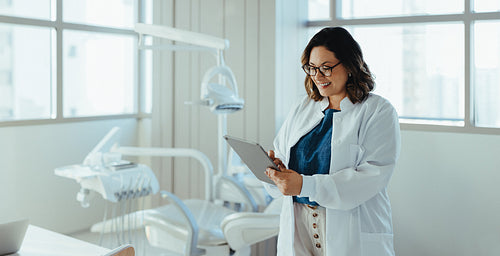 Using a tablet for digital care in modern dental practice