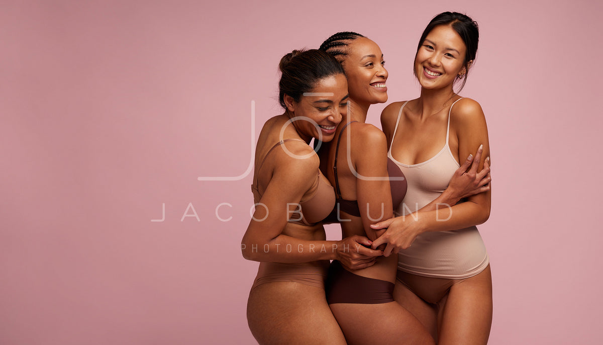 Group of divers women in underwear – Jacob Lund Photography Store