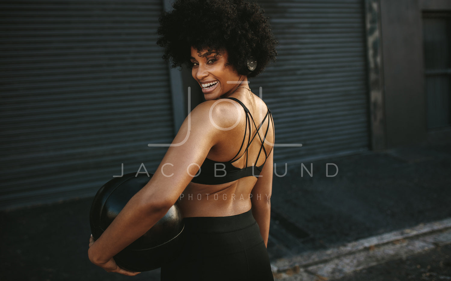 Fit woman in sports bra – Jacob Lund Photography Store- premium stock photo