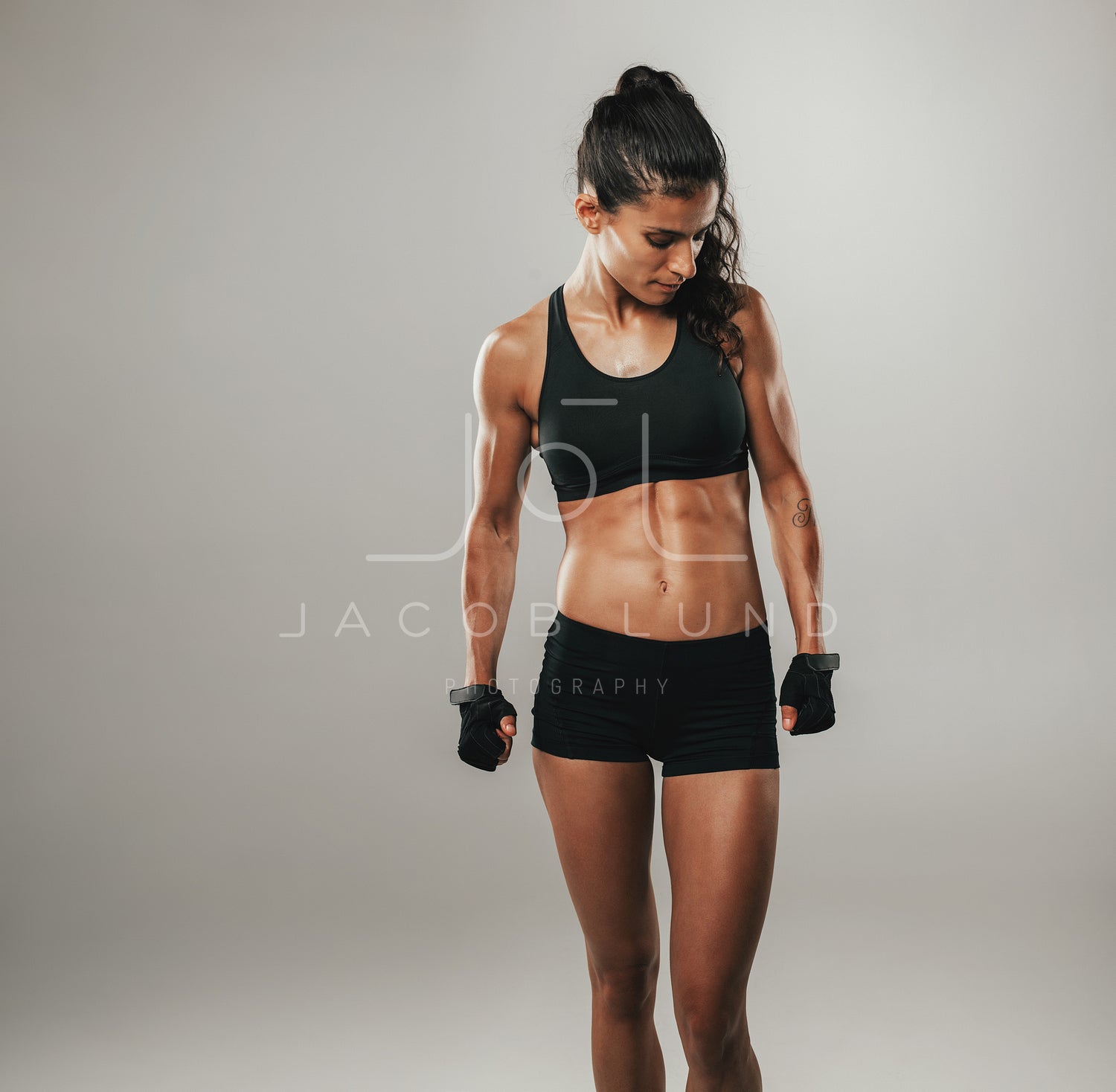 Strong fit athletic young woman – Jacob Lund Photography Store