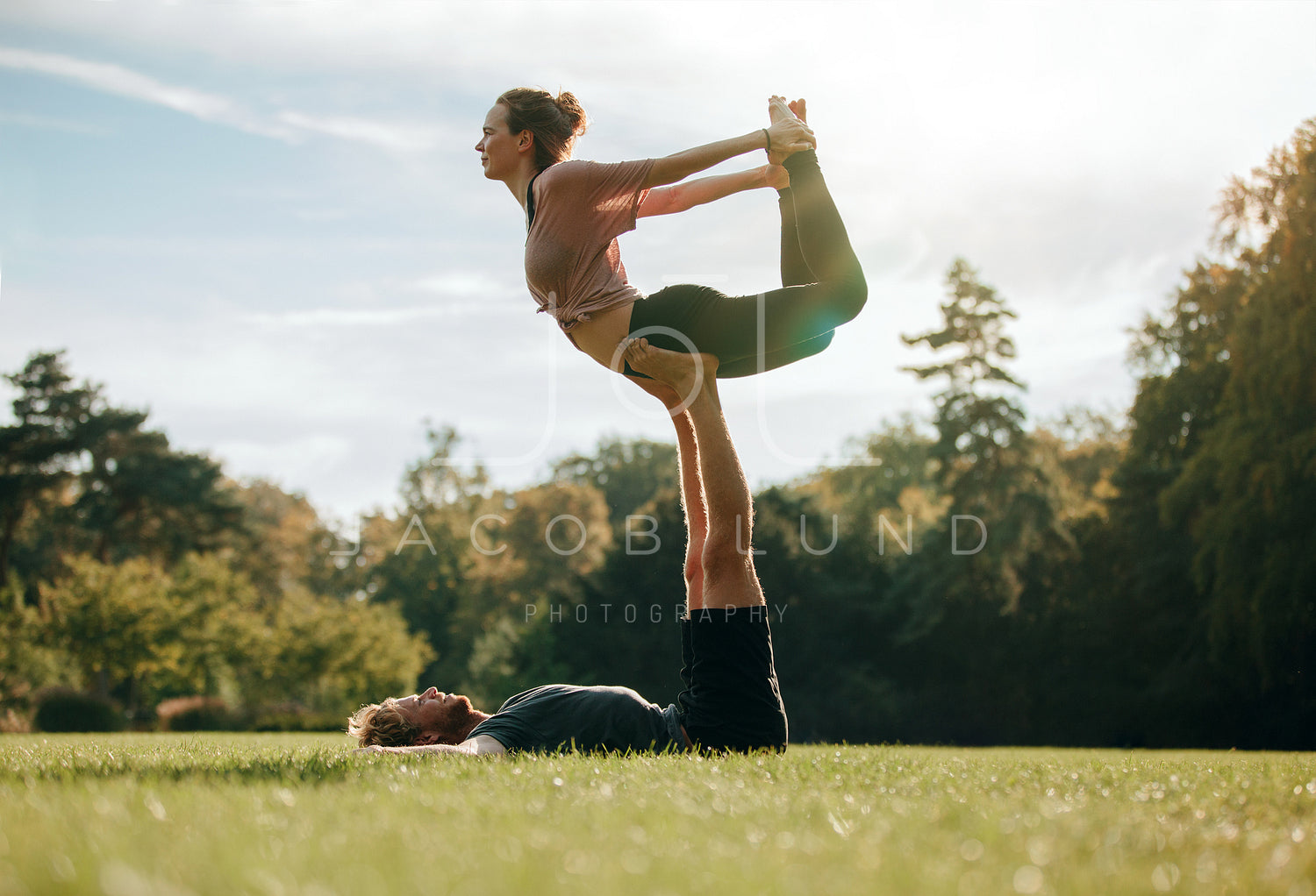 An introduction into acro yoga, a beginners guide. Learn about this rapidly  growing practice that combines yoga and acrobatics. — Balance Training Forum