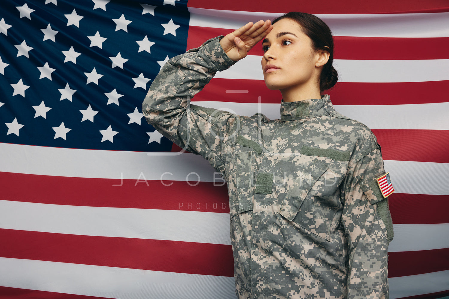 american soldiers saluting american flag
