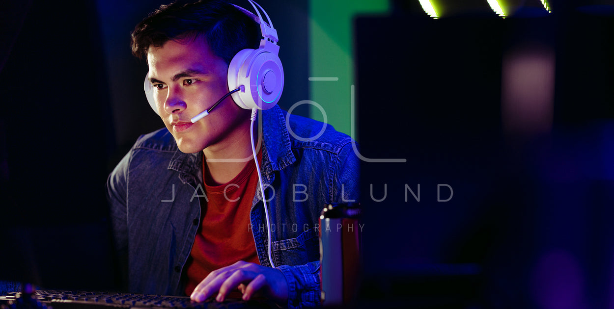 Gaming contest between two Gen Z online gamers – Jacob Lund Photography  Store- premium stock photo