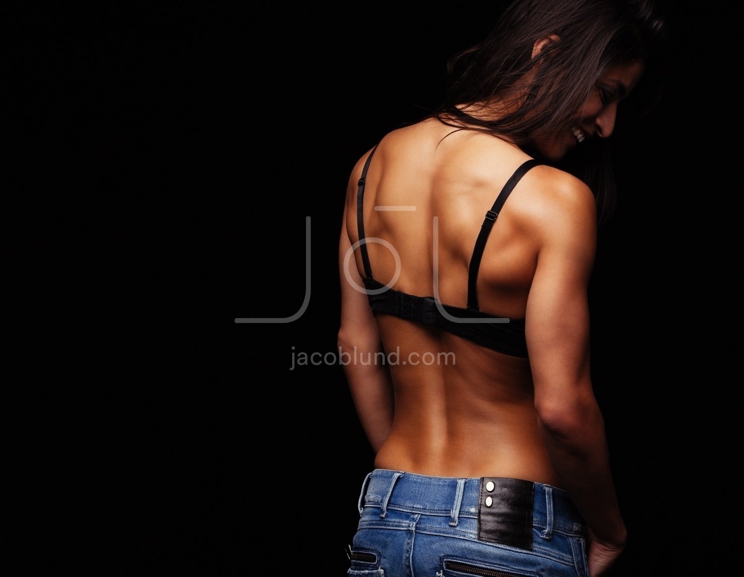 https://jacoblund.com/cdn/shop/products/photo-id-1984696516677-muscular-back-of-a-young-smiling-woman.jpg?v=1563894928