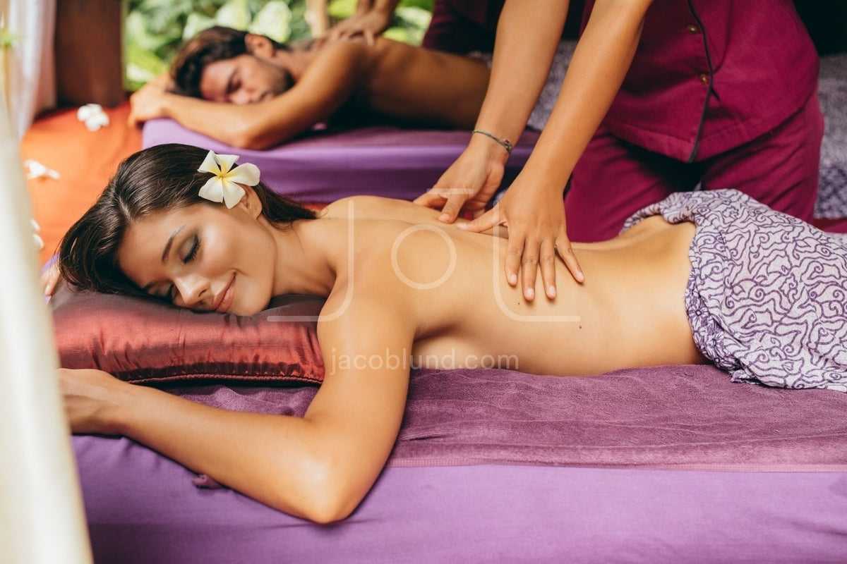 https://jacoblund.com/cdn/shop/products/photo-id-2000034922565-couple-having-body-massage-at-day-spa_1200x800.jpg?v=1563826933